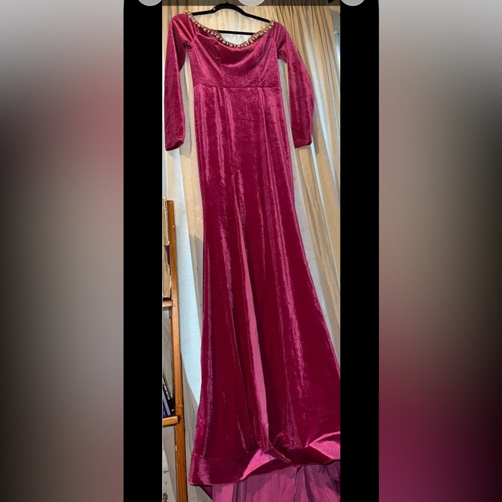 Elegant Velvet Long Sleeve Dress in Pink